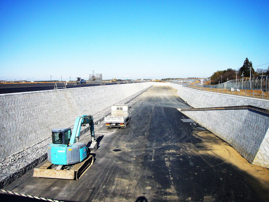 新東京成田国際空港横堀地区調整池築造工事